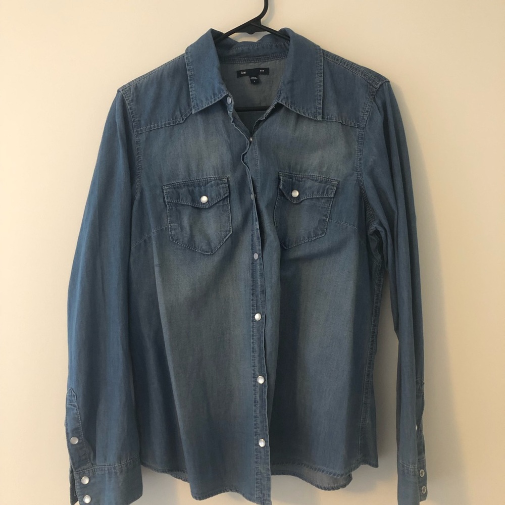 Women’s gap denim shirt
